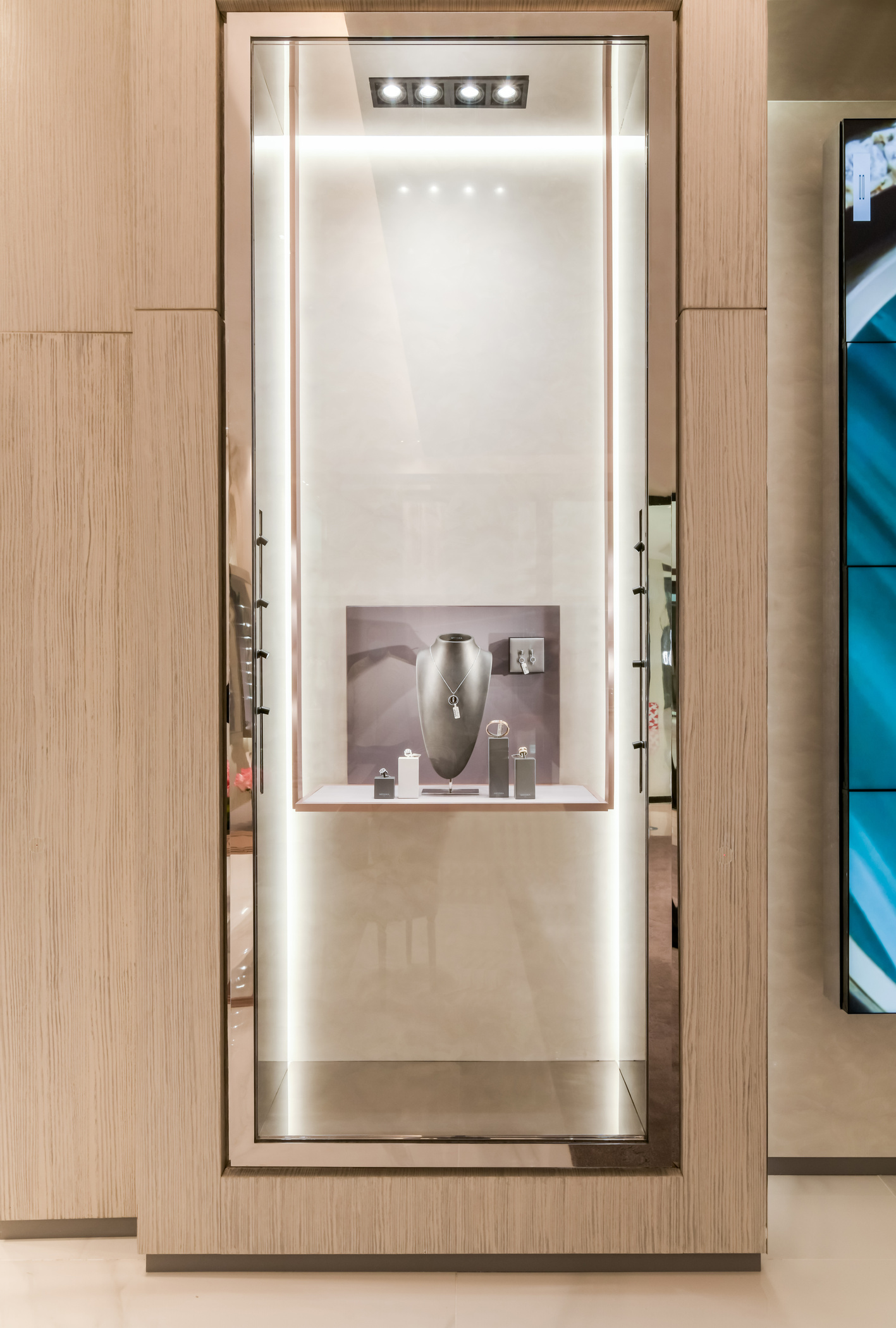 Messika — Faisaliyah Riyadh